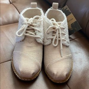 Brand new TOMS booties